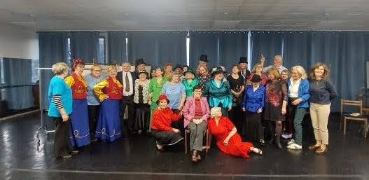SENIORI  HRAJÚ  SENIOROM